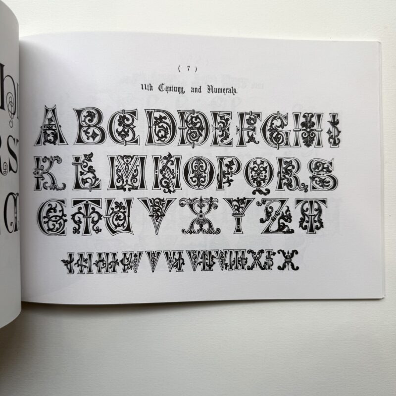 A book of Alphabets книги каліграфія іллюмінація летеринг дизайн купити україна київ перо маркет