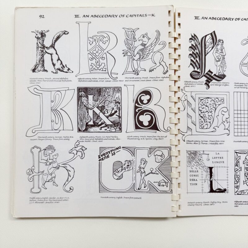 Capitals for Calligraphy книга каліграфія летеринг буквиці купити Україна Київ Перо Маркет