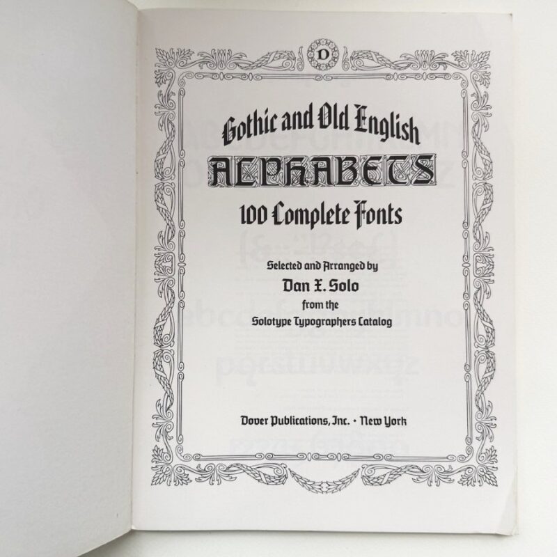 Gothic and Old English Alphabets книга каліграфія летеринг готика блеклеттер шрифти купити Україна Київ Перо Маркет