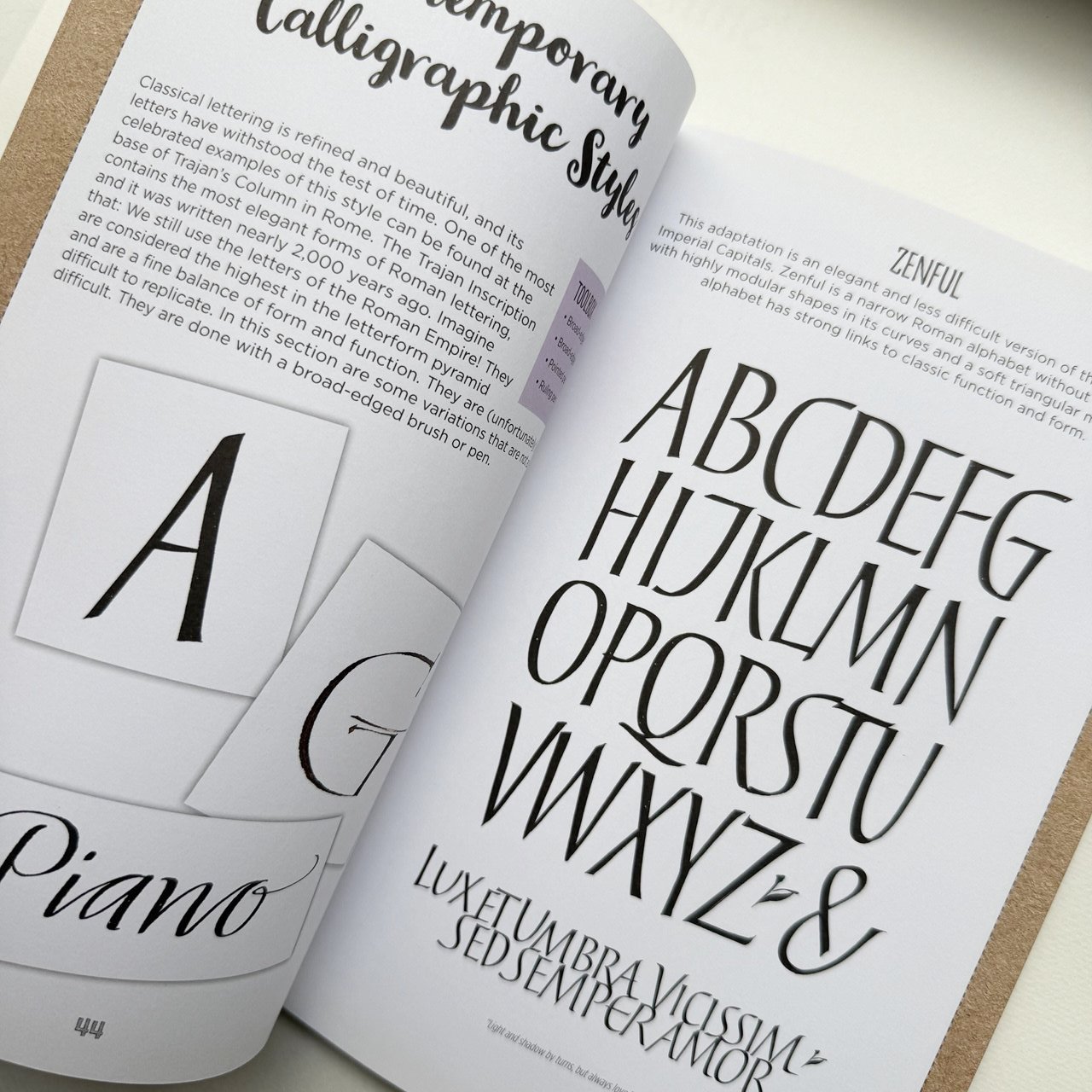 книга каліграфія летеринг самовчитель The Little Book of Lettering and Word Design купити Україна Київ Перо Маркет