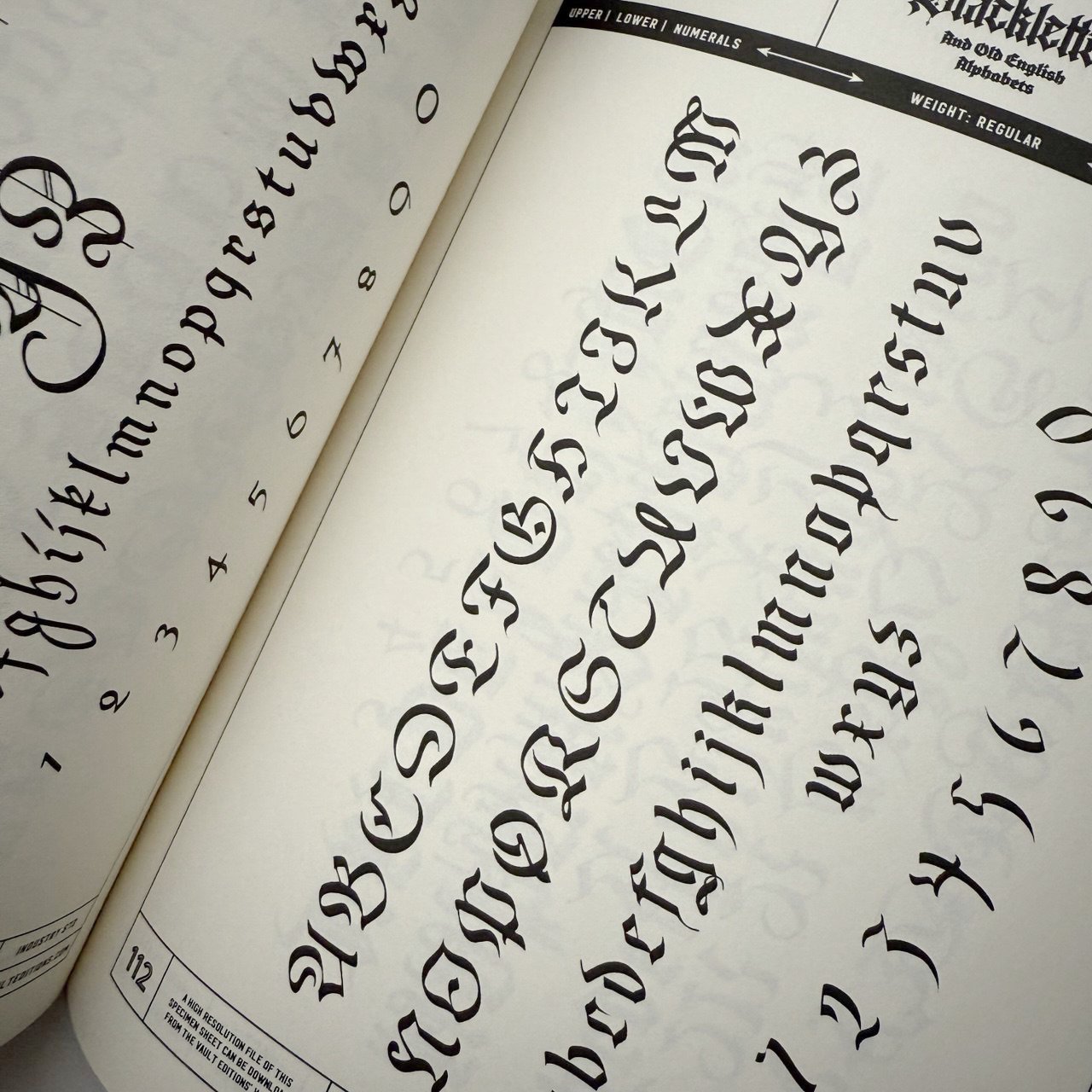 книжка каліграфія готика блеклеттер пласке перо Blackletter and Old English Lettering купити Україна Київ Перо Маркет